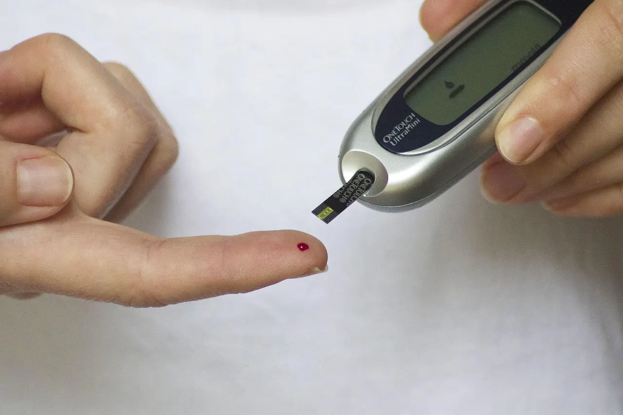 Continuous glucose monitor sensor on the upper arm, CGM for weight loss