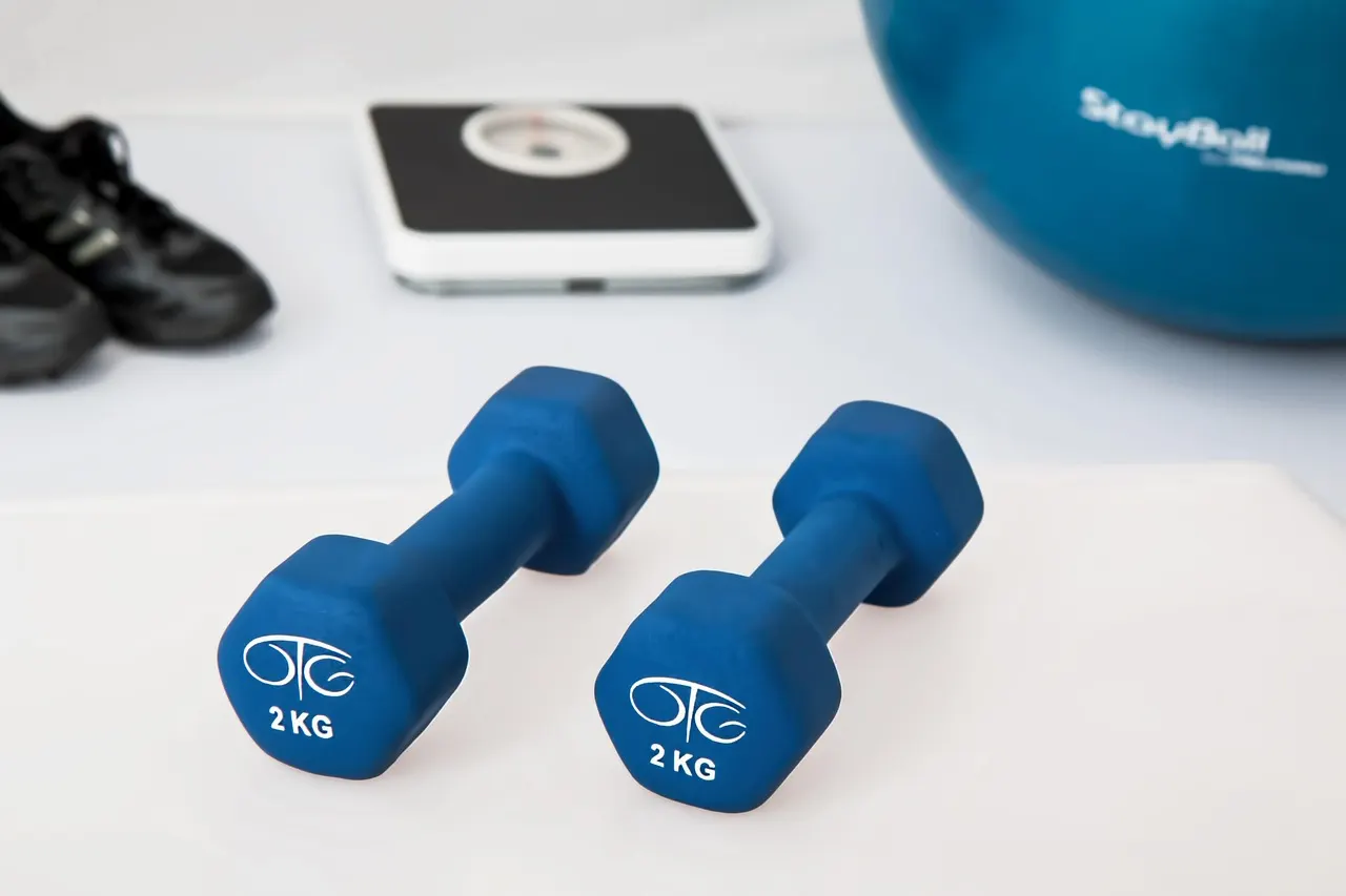 Balança para medir o ganho de peso semanal na musculação